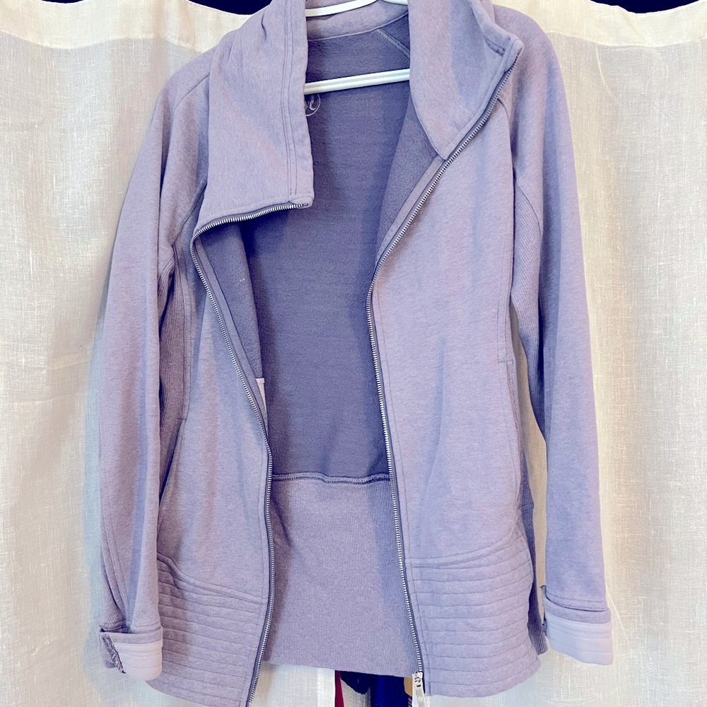 Lululemon size 8 full zip jacket